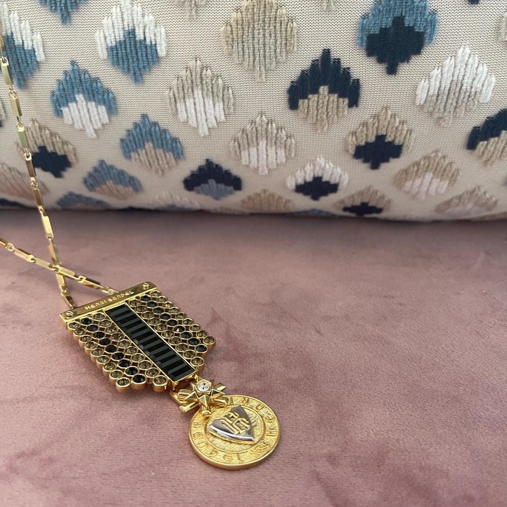 unique Henri Bendel brooch necklace